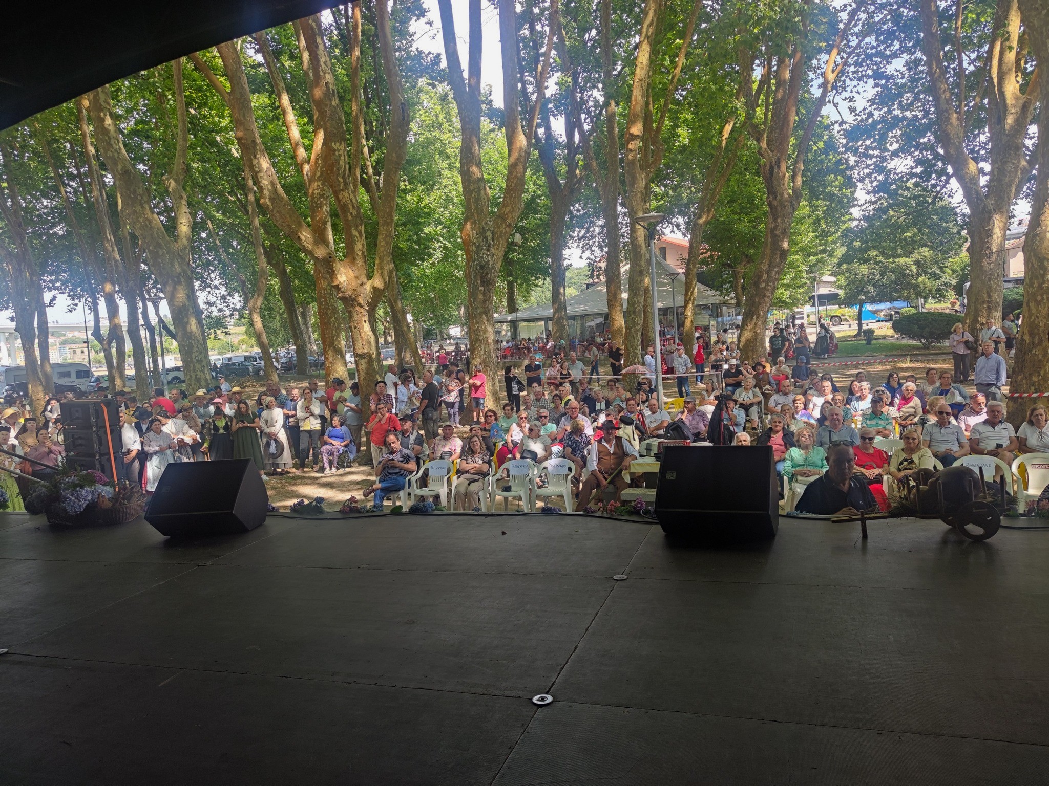 Vários populares assistiram ao festival de folclore