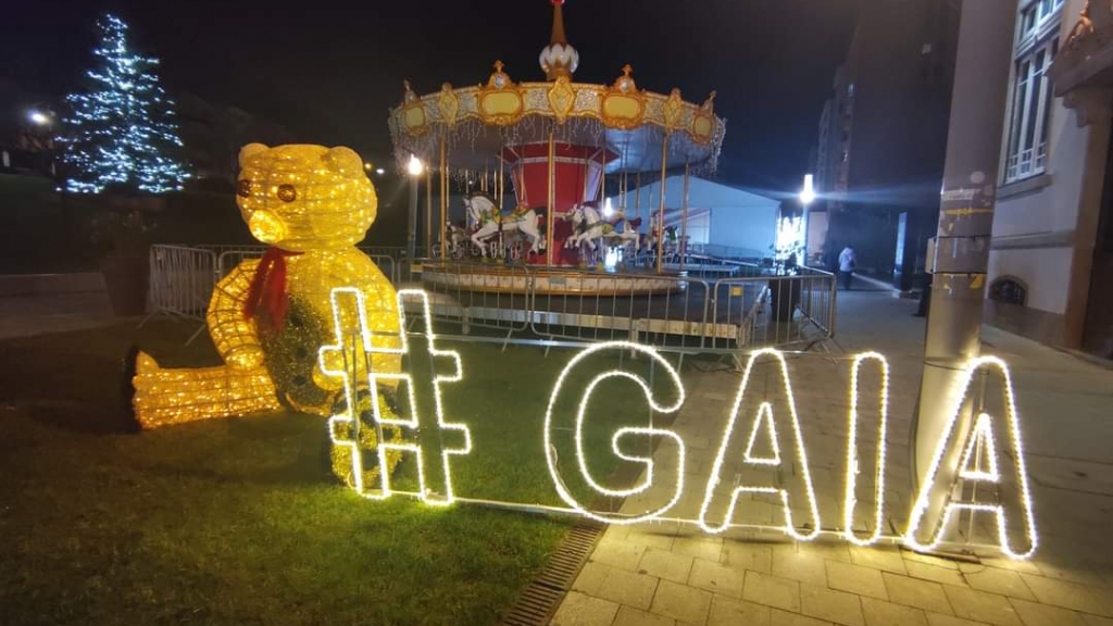 Em Gaia, as luzes de Natal acenderam-se na passada terça-feira