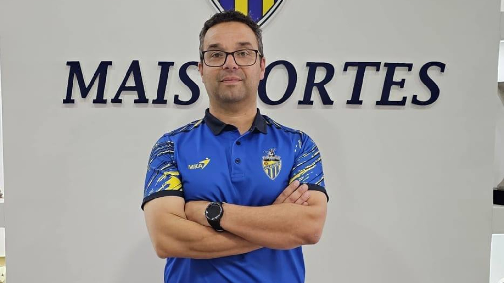 Fernando Ferreira é o treinador.