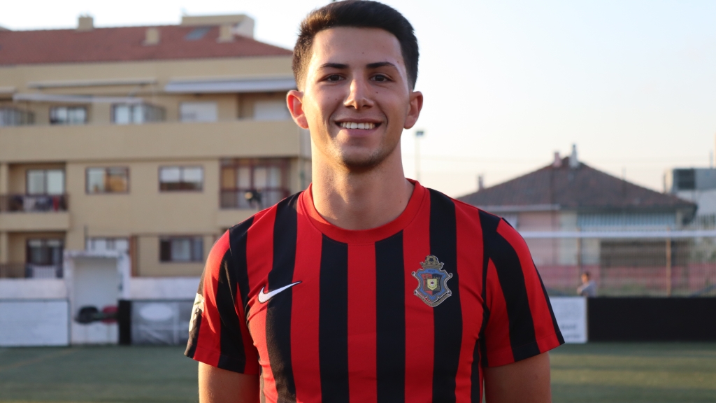 João Névoa bisou.